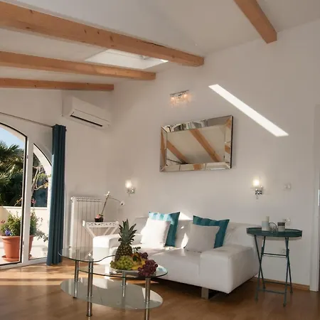 Beautiful View 1 Apartment *