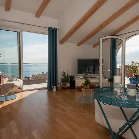 Beautiful View 1 Apartment *